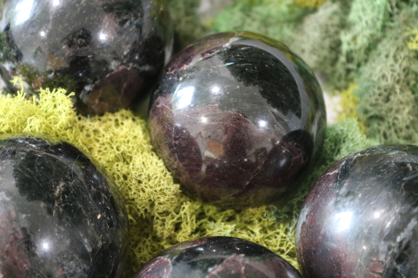 Garnet/Arfvedsonite Spheres