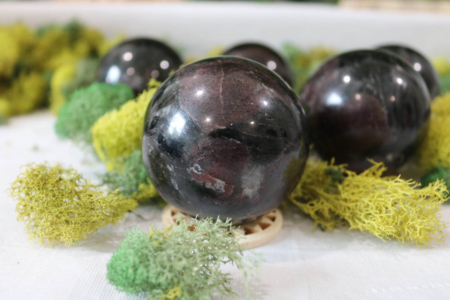 Garnet/Arfvedsonite Spheres
